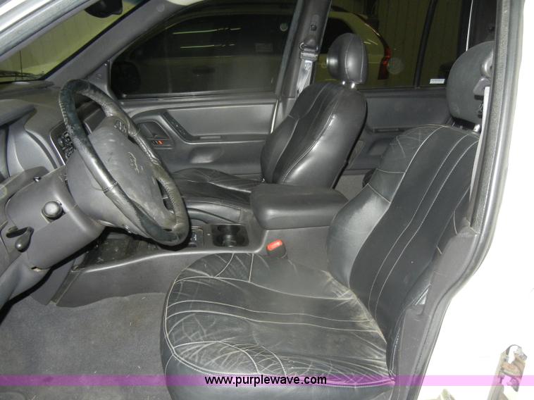 image for item D4882 2001 Jeep Grand Cherokee Laredo SUV