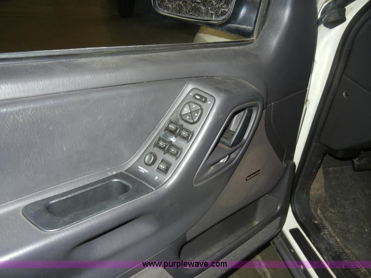 image for item D4882 2001 Jeep Grand Cherokee Laredo SUV