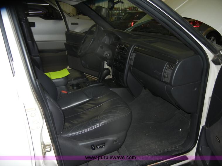image for item D4882 2001 Jeep Grand Cherokee Laredo SUV