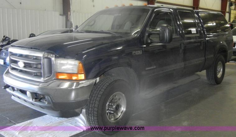 image for item D4883 2001 Ford F250 XLT Super Duty Crew Cab pickup truck