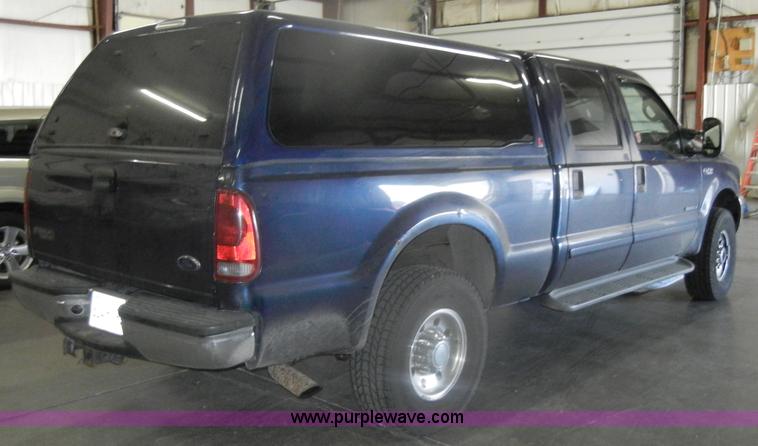 image for item D4883 2001 Ford F250 XLT Super Duty Crew Cab pickup truck
