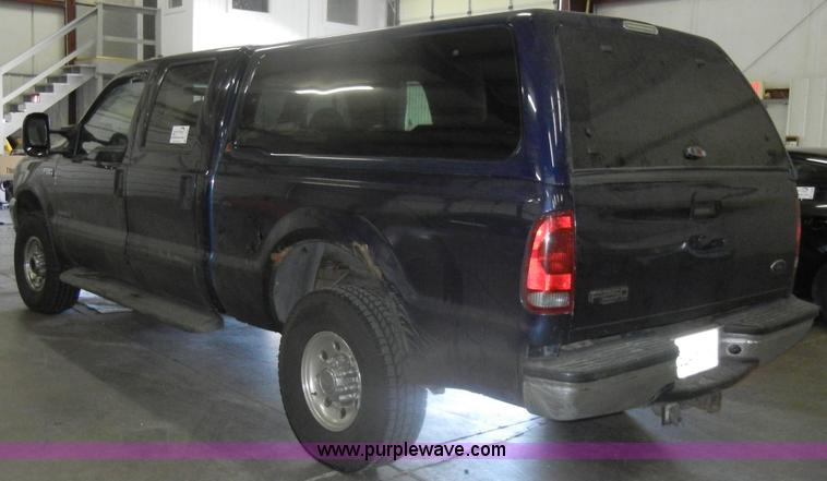 image for item D4883 2001 Ford F250 XLT Super Duty Crew Cab pickup truck