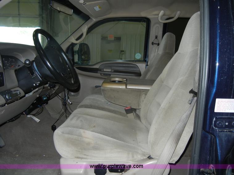 image for item D4883 2001 Ford F250 XLT Super Duty Crew Cab pickup truck
