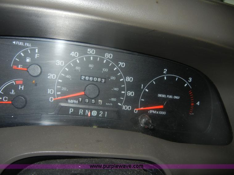 image for item D4883 2001 Ford F250 XLT Super Duty Crew Cab pickup truck
