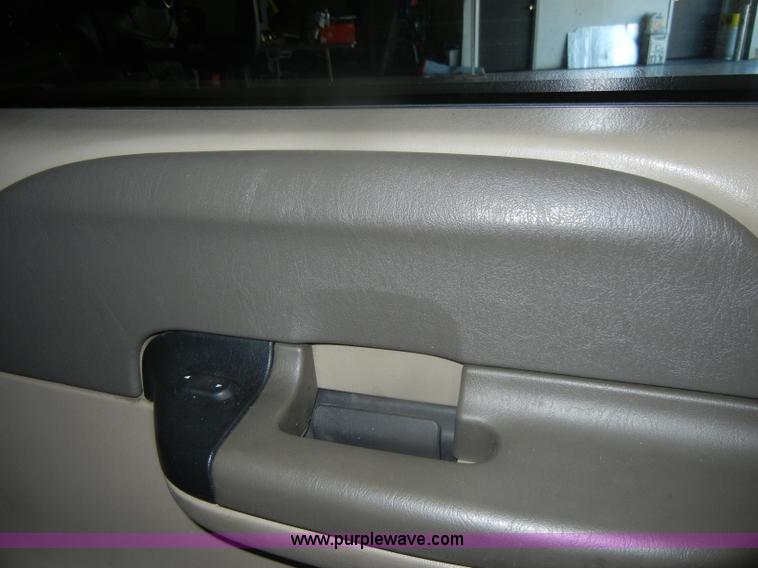 image for item D4883 2001 Ford F250 XLT Super Duty Crew Cab pickup truck