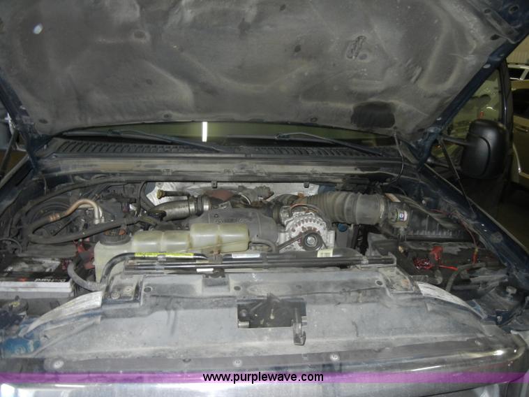 image for item D4883 2001 Ford F250 XLT Super Duty Crew Cab pickup truck