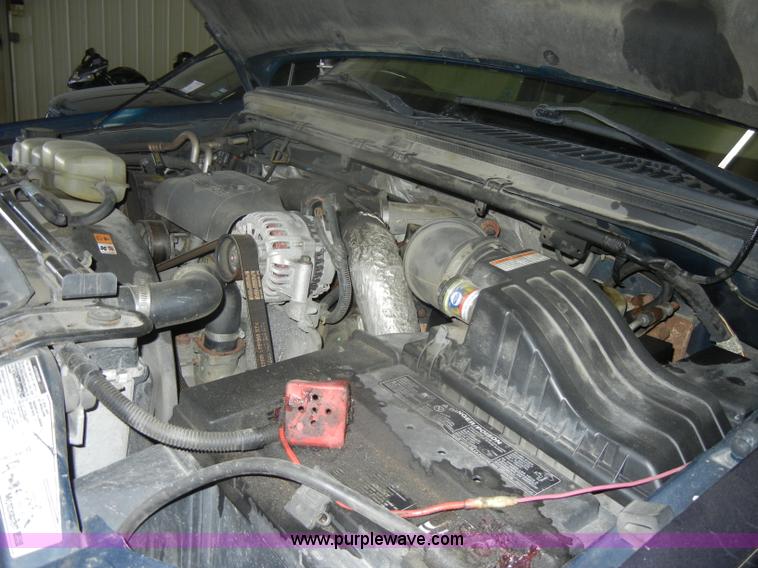 image for item D4883 2001 Ford F250 XLT Super Duty Crew Cab pickup truck