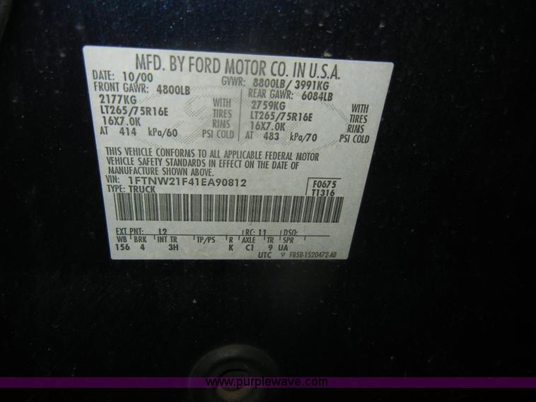 image for item D4883 2001 Ford F250 XLT Super Duty Crew Cab pickup truck