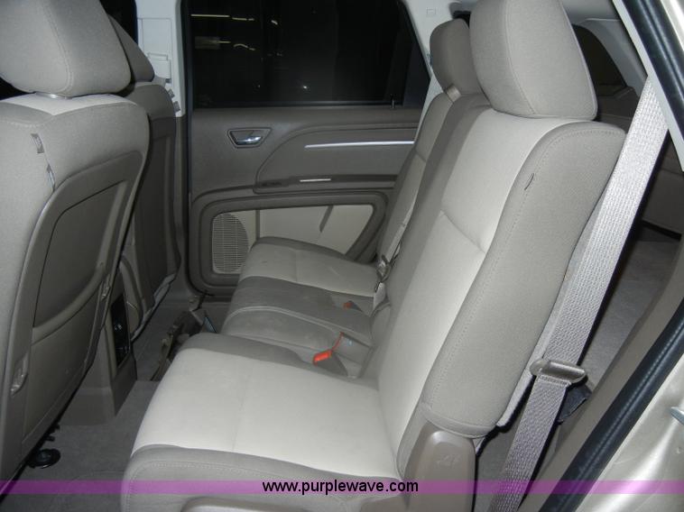 image for item D4884 2009 Dodge Journey SXT SUV <br />Non-repairable title, parts only