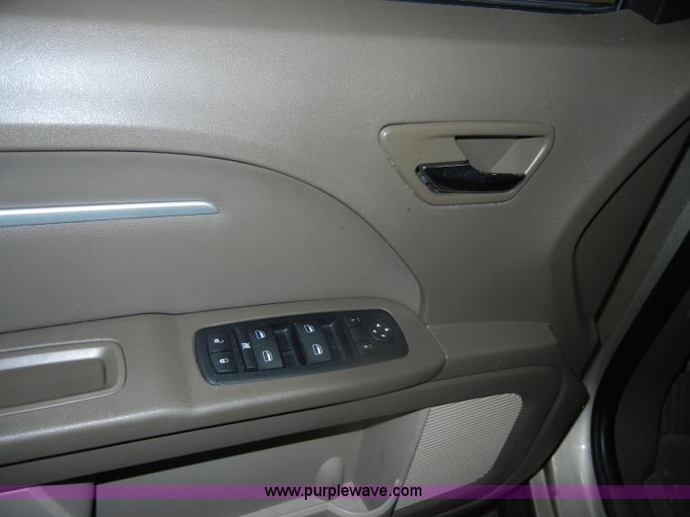image for item D4884 2009 Dodge Journey SXT SUV <br />Non-repairable title, parts only