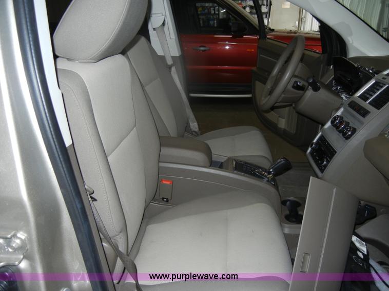 image for item D4884 2009 Dodge Journey SXT SUV <br />Non-repairable title, parts only