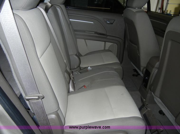 image for item D4884 2009 Dodge Journey SXT SUV <br />Non-repairable title, parts only