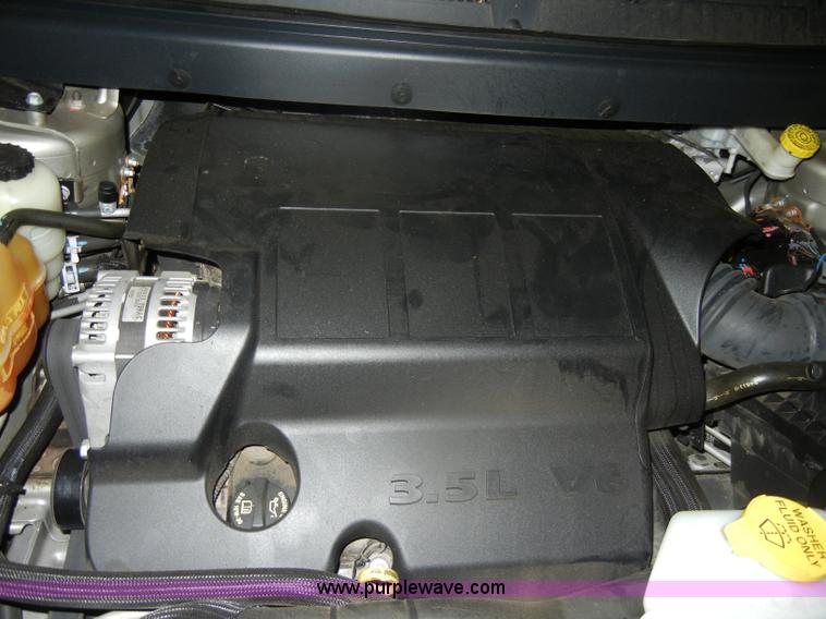 image for item D4884 2009 Dodge Journey SXT SUV <br />Non-repairable title, parts only
