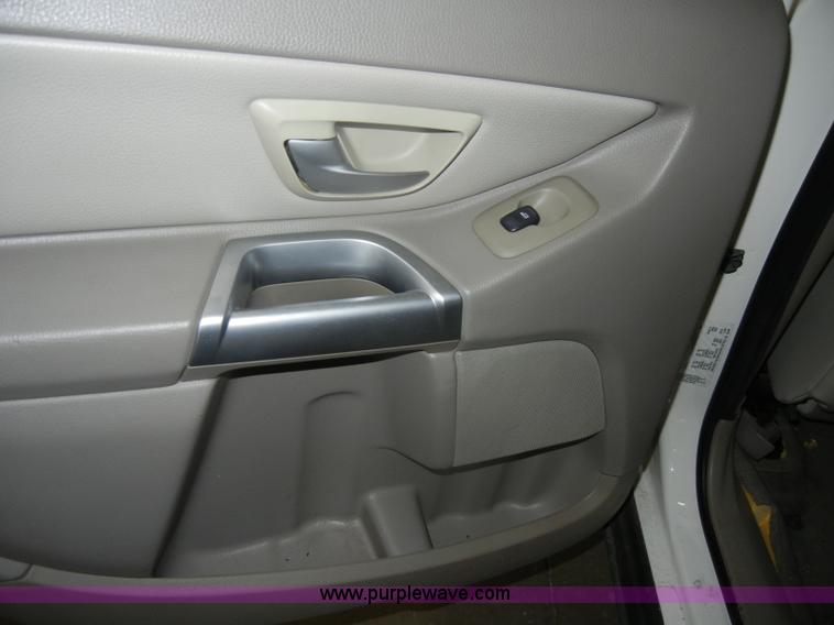 image for item D4885 2003 Volvo XC90 SUV <br />Non-repairable title, parts only