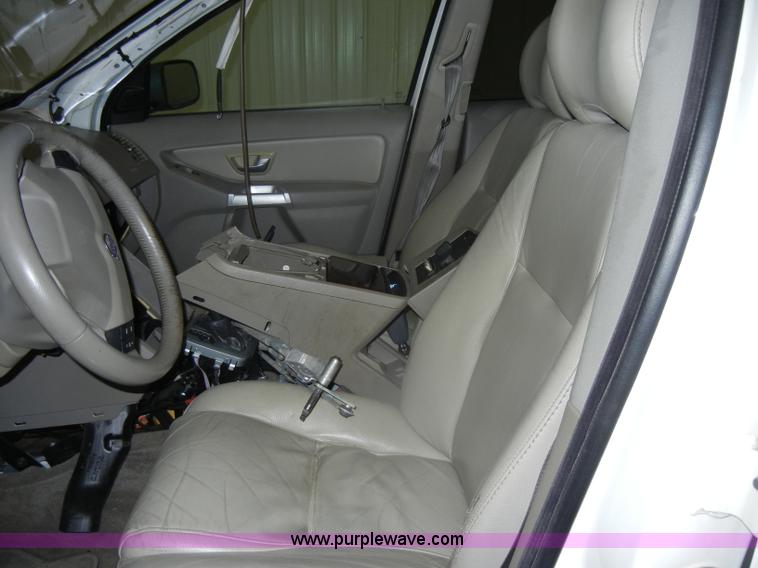 image for item D4885 2003 Volvo XC90 SUV <br />Non-repairable title, parts only