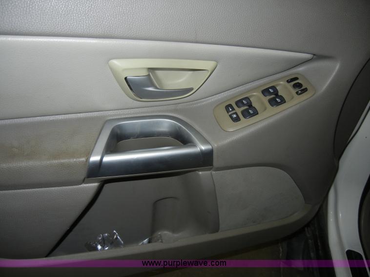 image for item D4885 2003 Volvo XC90 SUV <br />Non-repairable title, parts only