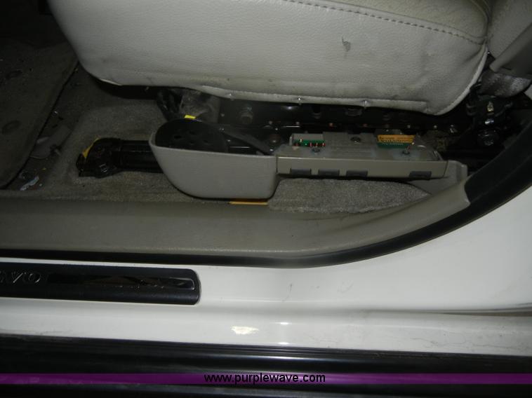 image for item D4885 2003 Volvo XC90 SUV <br />Non-repairable title, parts only