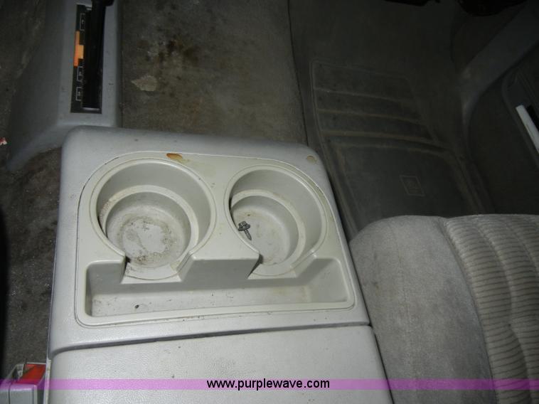 image for item D4886 1994 Chevrolet Silverado 1500 extended cab pickup truck
