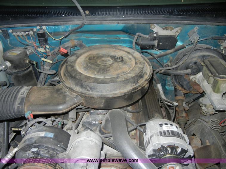 image for item D4886 1994 Chevrolet Silverado 1500 extended cab pickup truck