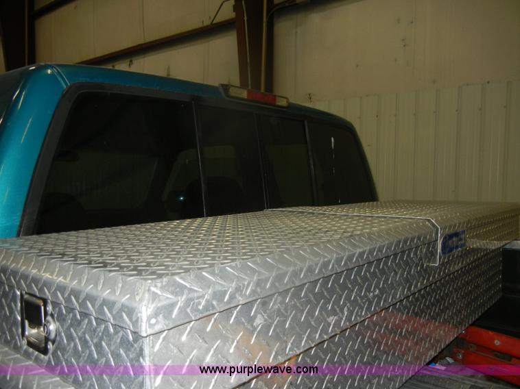 image for item D4886 1994 Chevrolet Silverado 1500 extended cab pickup truck