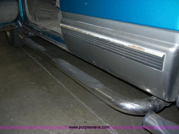 image for item D4886 1994 Chevrolet Silverado 1500 extended cab pickup truck