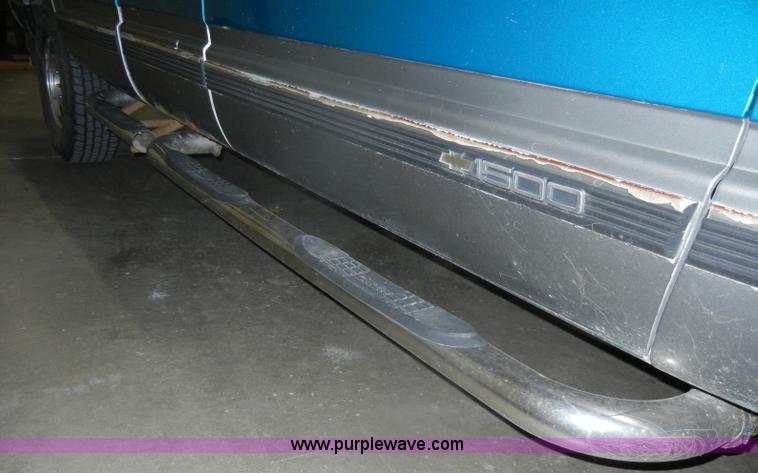 image for item D4886 1994 Chevrolet Silverado 1500 extended cab pickup truck
