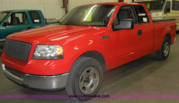 image for item D4887 2004 Ford F150 XLT SuperCab pickup truck