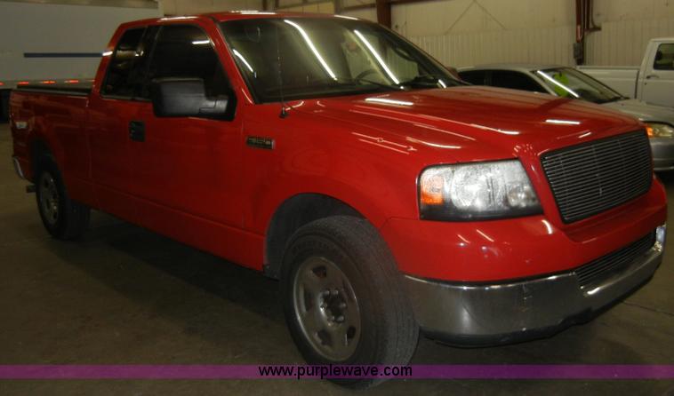 image for item D4887 2004 Ford F150 XLT SuperCab pickup truck