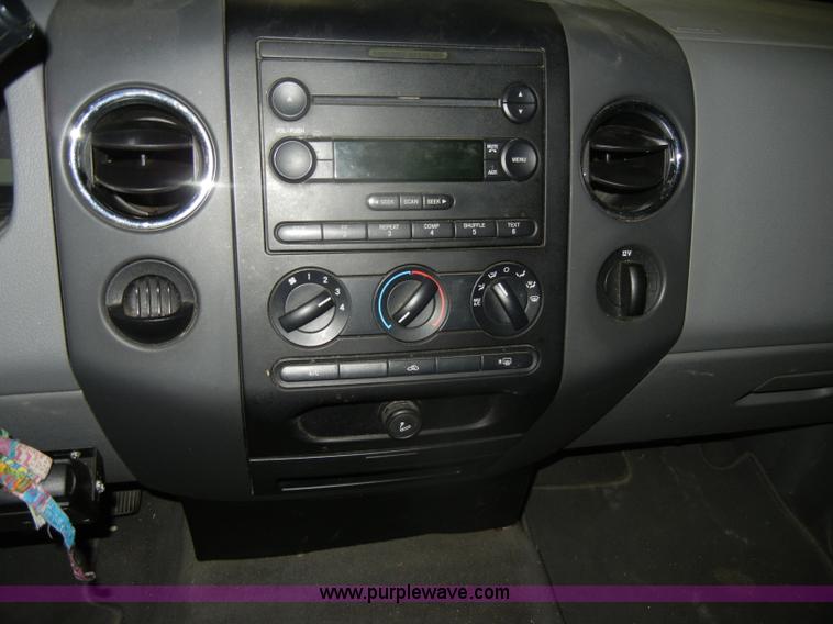 image for item D4887 2004 Ford F150 XLT SuperCab pickup truck