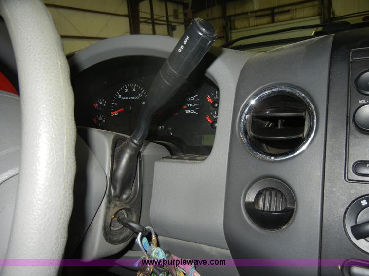 image for item D4887 2004 Ford F150 XLT SuperCab pickup truck