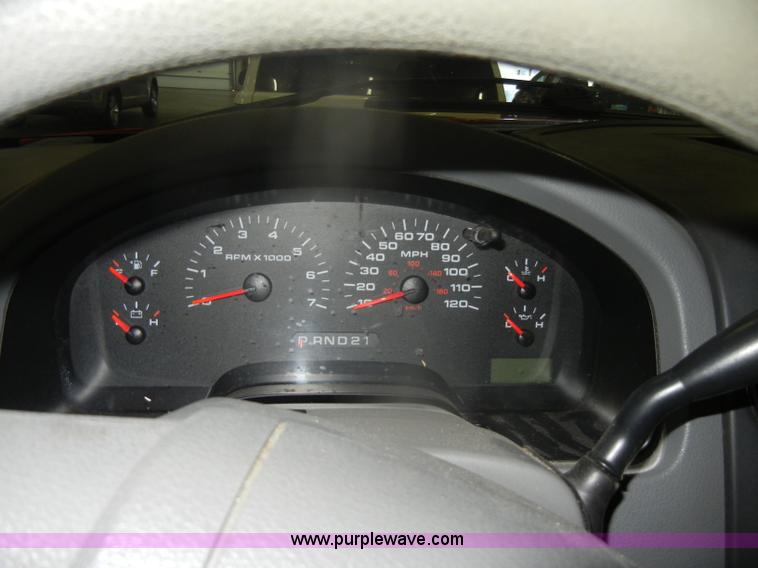 image for item D4887 2004 Ford F150 XLT SuperCab pickup truck