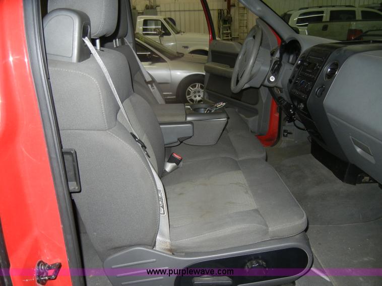 image for item D4887 2004 Ford F150 XLT SuperCab pickup truck