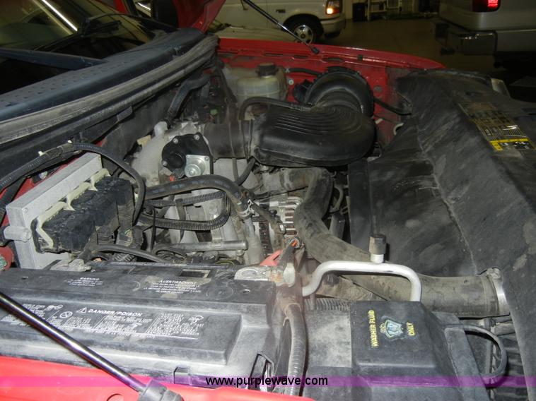 image for item D4887 2004 Ford F150 XLT SuperCab pickup truck