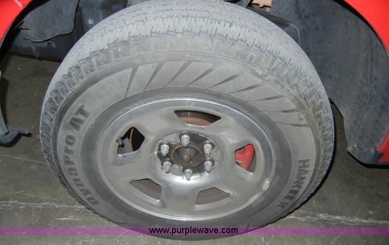 image for item D4887 2004 Ford F150 XLT SuperCab pickup truck
