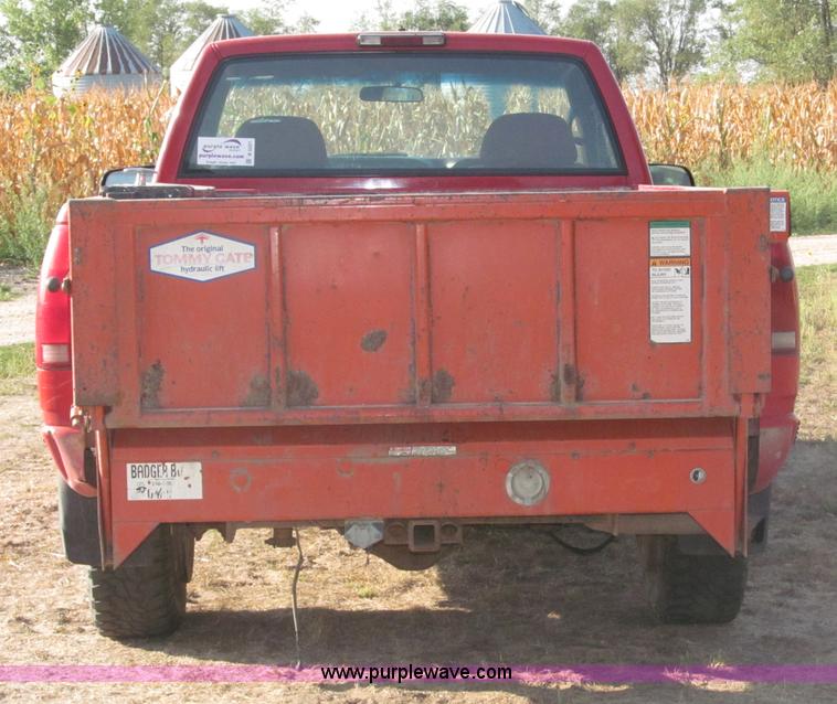 image for item B5221 1999 Chevrolet 3500 LS pickup truck