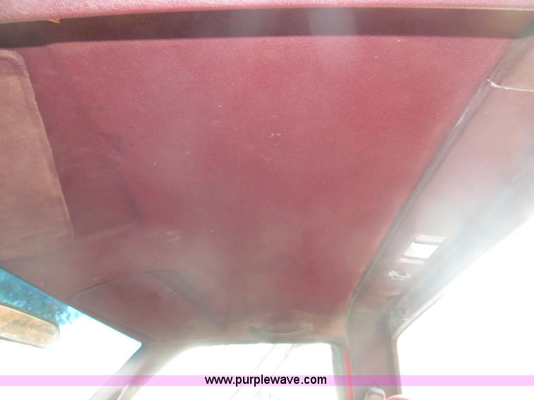 image for item B5221 1999 Chevrolet 3500 LS pickup truck