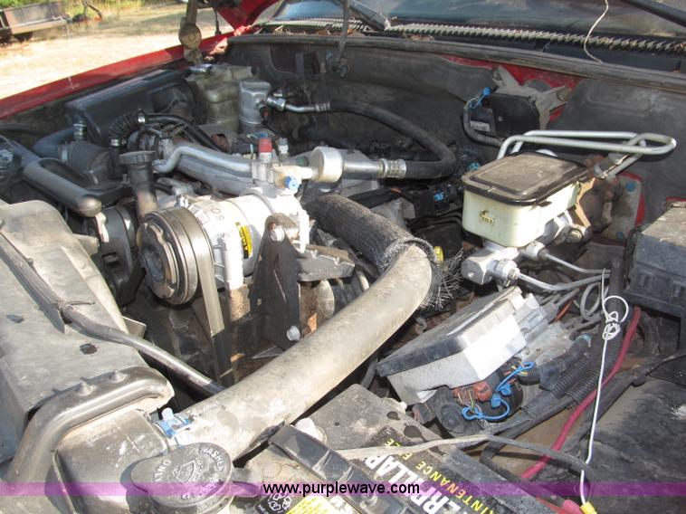 image for item B5221 1999 Chevrolet 3500 LS pickup truck