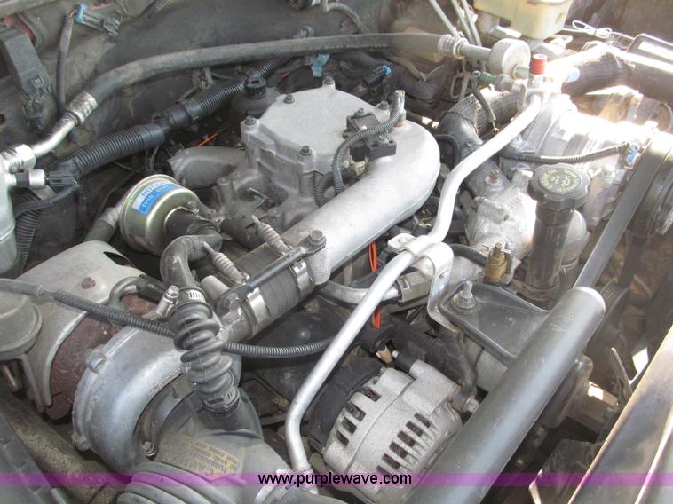 image for item B5221 1999 Chevrolet 3500 LS pickup truck