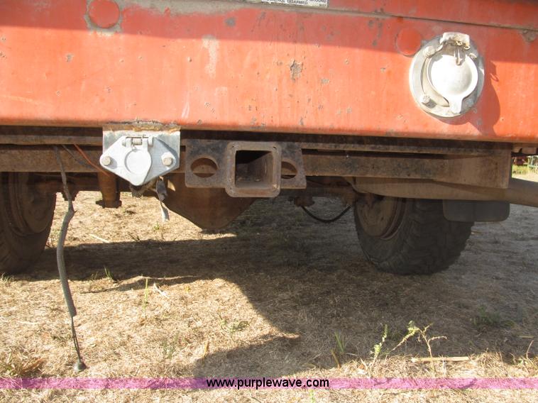 image for item B5221 1999 Chevrolet 3500 LS pickup truck