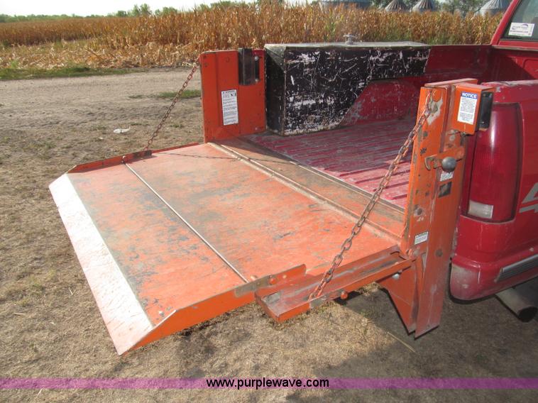 image for item B5221 1999 Chevrolet 3500 LS pickup truck