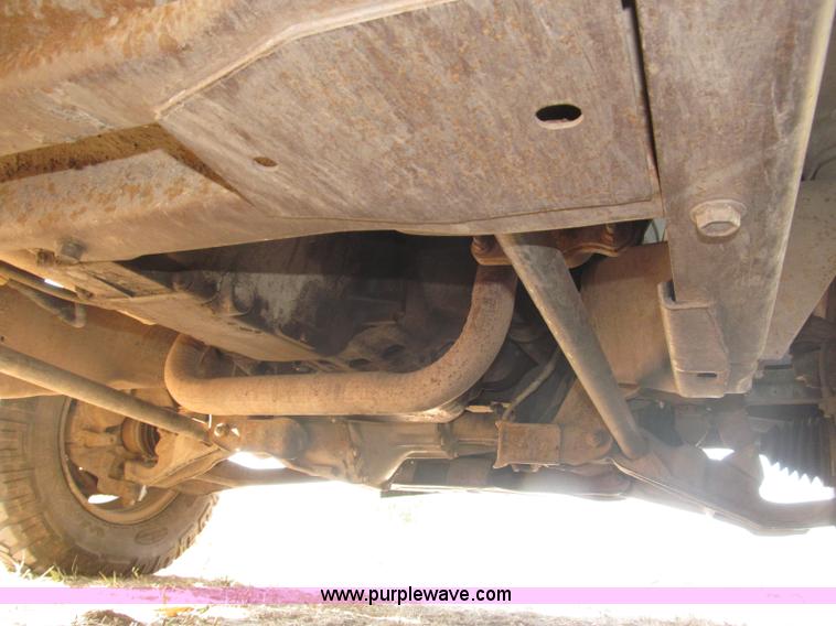 image for item B5221 1999 Chevrolet 3500 LS pickup truck