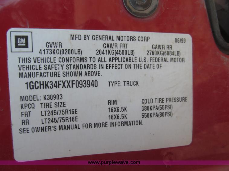 image for item B5221 1999 Chevrolet 3500 LS pickup truck