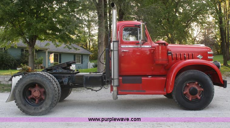 image for item B6892 1953 Diamond 921T Deluxe semi truck