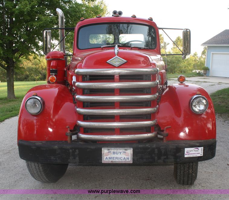 image for item B6892 1953 Diamond 921T Deluxe semi truck