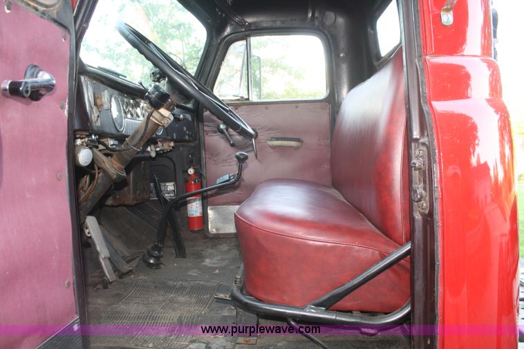 image for item B6892 1953 Diamond 921T Deluxe semi truck