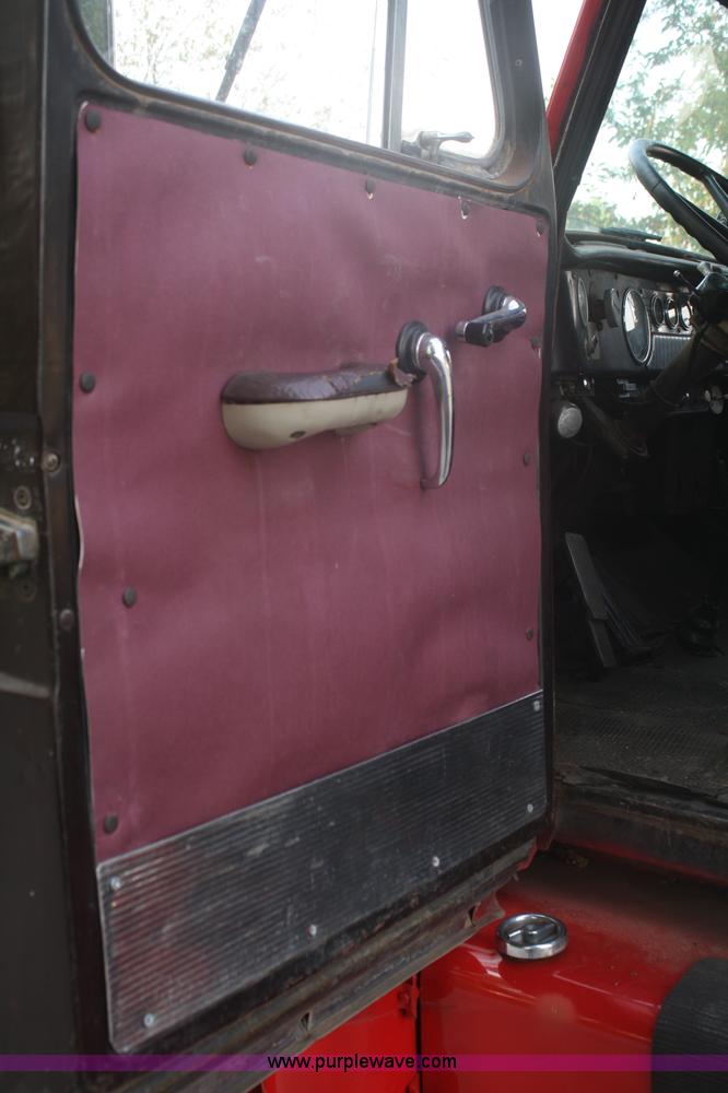 image for item B6892 1953 Diamond 921T Deluxe semi truck