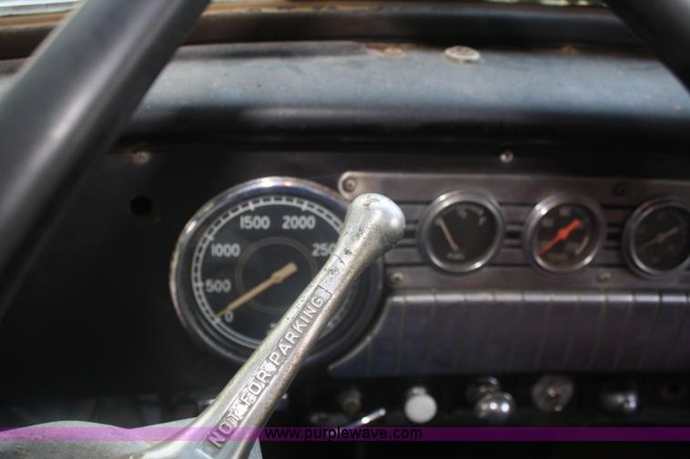 image for item B6892 1953 Diamond 921T Deluxe semi truck