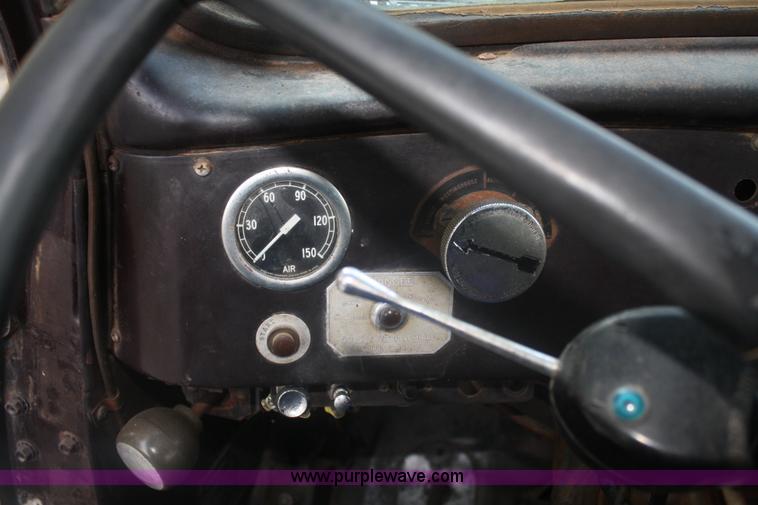 image for item B6892 1953 Diamond 921T Deluxe semi truck