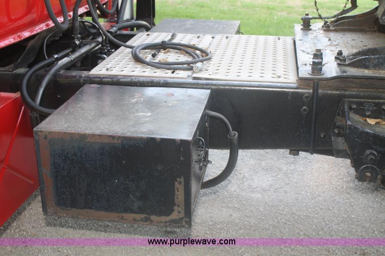 image for item B6892 1953 Diamond 921T Deluxe semi truck