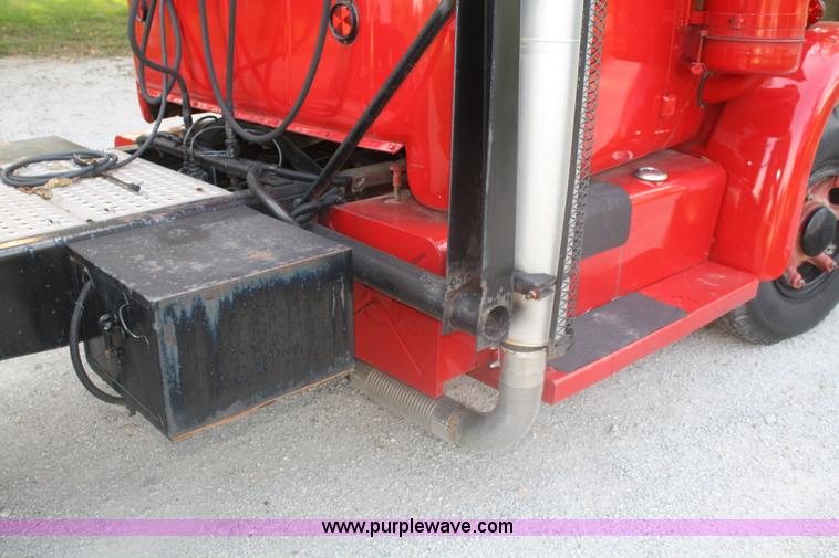 image for item B6892 1953 Diamond 921T Deluxe semi truck